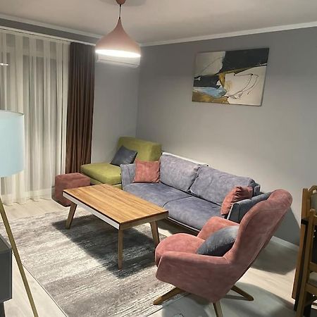 Sunny Prishtina Apartment Prisztina Zewnętrze zdjęcie