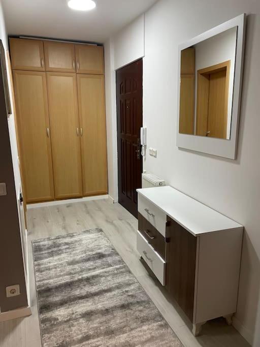 Sunny Prishtina Apartment Prisztina Zewnętrze zdjęcie